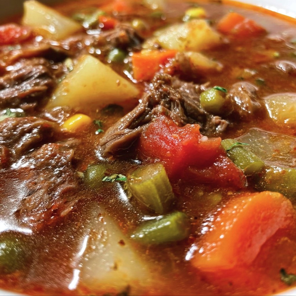Hearty Beef & Vegetable Soup – Comfort in a Bowl